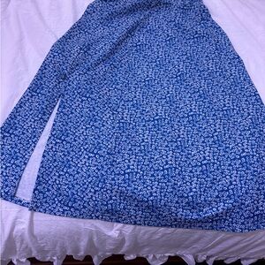 Chic Blue Floral Midi Skirt